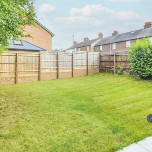 1 bedroom flat in Aylesbury Road, Hailsham, Wealden (1 bed) - Image 5