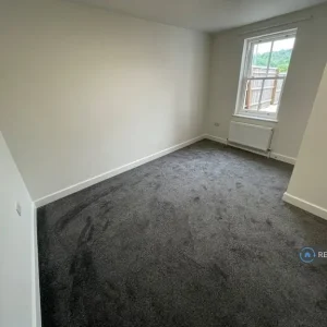 1 bedroom flat in Aylesbury Road, Hailsham, Wealden (1 bed) - Image 6