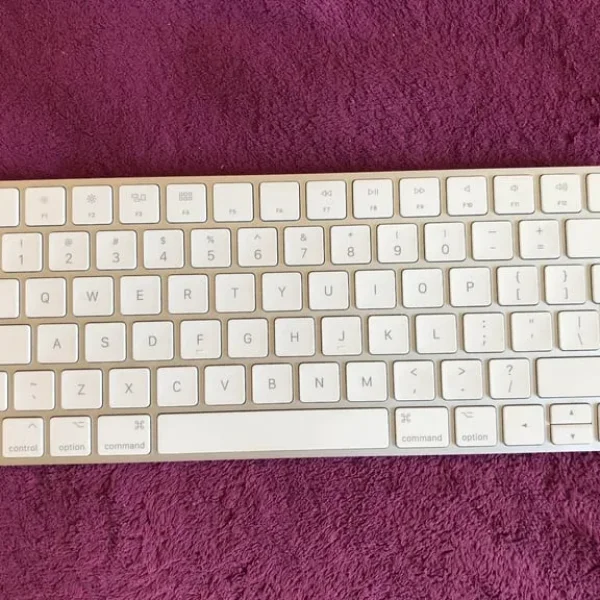 Apple keyboard
