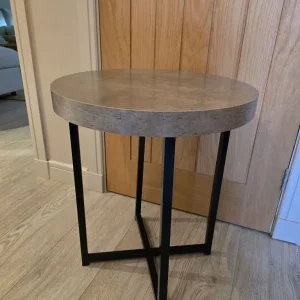 Vonhaus side table