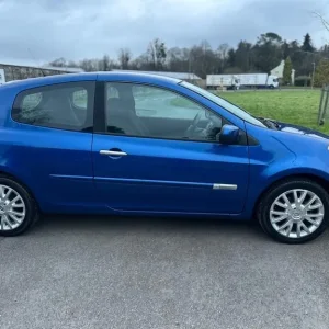 2009 Renault Clio DYNAMIQUE 16V Hatchback Petrol Manual - Image 7