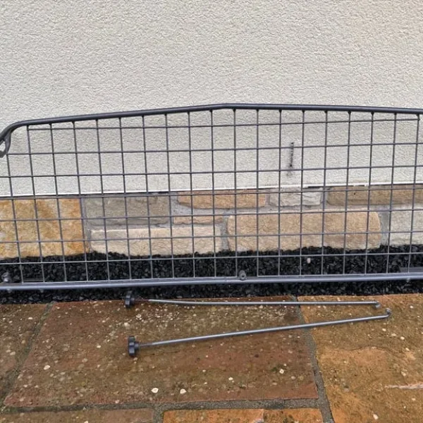 Travall dog guard for Mercedes M Class W164