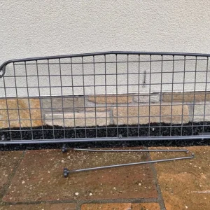 Travall dog guard for Mercedes M Class W164