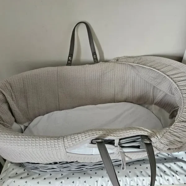 Grey Waffle Wicker Moses Basket Kinder Valley