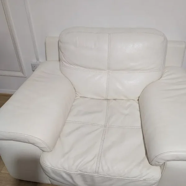 Lovey heavy leather cream and white 2-seater sofa and chair