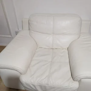 Lovey heavy leather cream and white 2-seater sofa and chair