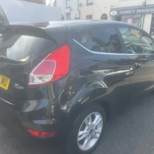 2014 Ford Fiesta 1.0 EcoBoost Zetec 3dr Hatchback - Image 2