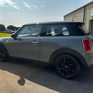 2018 Mini Cooper 3-Door Hatch - Image 5