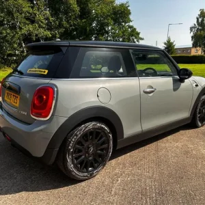2018 Mini Cooper 3-Door Hatch - Image 8