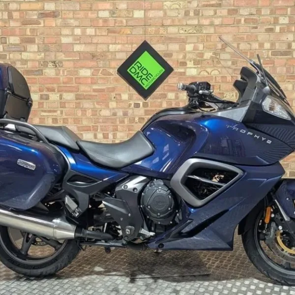 TRIUMPH TROPHY 1200 SE SPEC 64