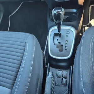 Toyota Yaris Hybrid 2017 5-door - Image 8