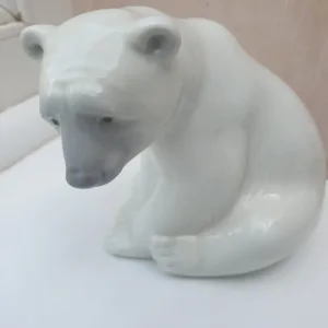 Lladro Sitting Polar Bear Ornament - Image 2