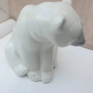 Lladro Sitting Polar Bear Ornament - Image 3