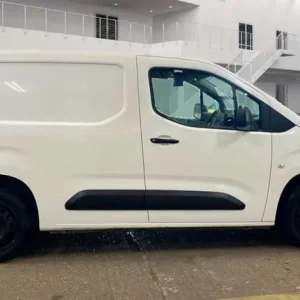 2021 Vauxhall Combo 1.5 Diesel Panel Van Sportive S/S - Image 5