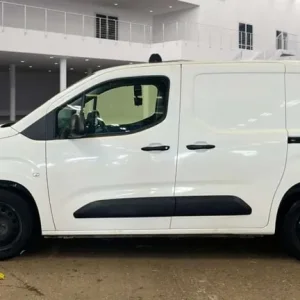 2021 Vauxhall Combo 1.5 Diesel Panel Van Sportive S/S - Image 6