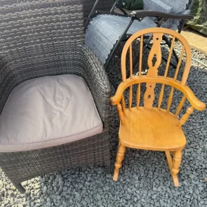 Child’s solid wood rocking chair - Image 2