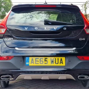 2015 Volvo V40 D4 Cross Country SE 5-door Hatchback - Image 4