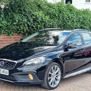 2015 Volvo V40 D4 Cross Country SE 5-door Hatchback - Image 5
