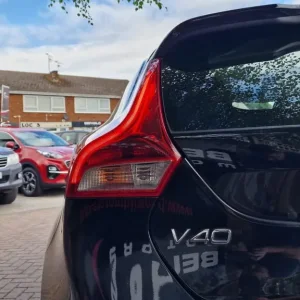 2015 Volvo V40 D4 Cross Country SE 5-door Hatchback - Image 7