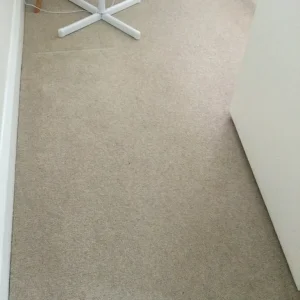 Beige 80% Wool Carpet – Excellent Condition - Image 2