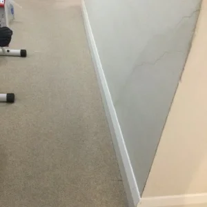 Beige 80% Wool Carpet – Excellent Condition