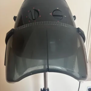 Hair dryer - full length mobile - Image 3