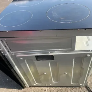 Electric oven and hob - Image 4