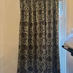 Bespoke Triple-Lined Curtains – Double & Single Set with Pillows and Photo Frame