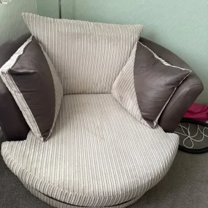 Swivel chair