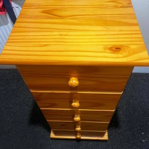 Pine chest of drawers - Image 6