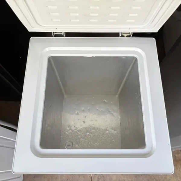 Curry essential chest freezer