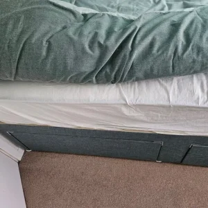 Single divan bed and mattress