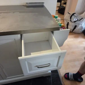 Kitchen island with drop leaf extension - Image 4