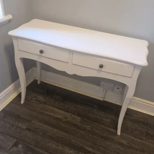Dressing table/side board