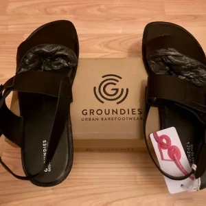 Groundies Kos Men's Sandals, UK Size 10, Black, New in Box - Image 2