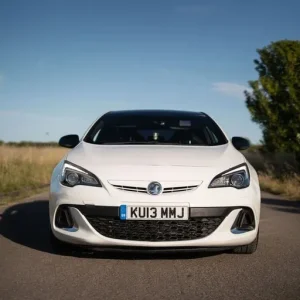 Vauxhall Astra GTC VXR Hatchback 2013 Manual 3-door - Image 2