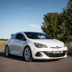 Vauxhall Astra GTC VXR Hatchback 2013 Manual 3-door - Image 3