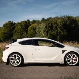 Vauxhall Astra GTC VXR Hatchback 2013 Manual 3-door - Image 8