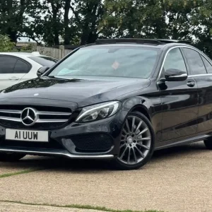 2015 Mercedes-Benz C250 AMG Line Diesel Premium - Image 3