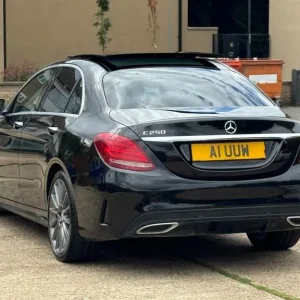 2015 Mercedes-Benz C250 AMG Line Diesel Premium - Image 4