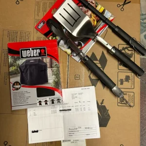 Weber SPIRIT E-210 GAS BARBECUE, cover and tools - Image 2