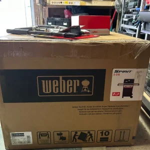 Weber SPIRIT E-210 GAS BARBECUE, cover and tools - Image 4