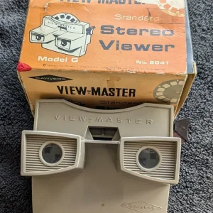 View-Master 3D Viewers and Projector Collection - Image 2