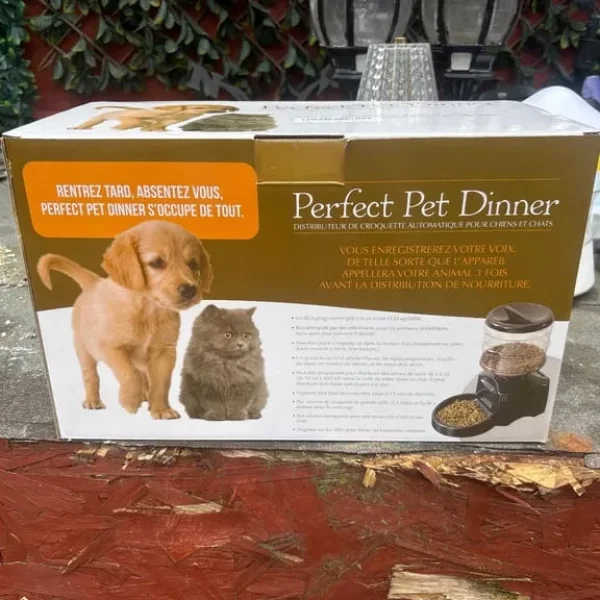 Auto pet feeder
