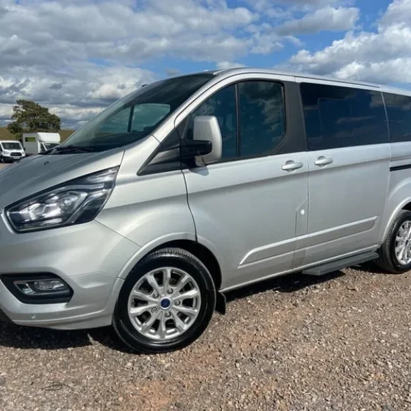 2018 Ford Tourneo Custom 310 Titanium 9-Seater Minibus