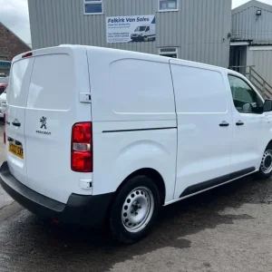 2022 Peugeot Expert 1000 1.5 BlueHDi 100 Professional Premium Van - Image 7