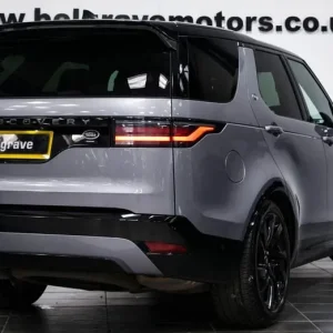 2022 Land Rover Discovery 3.0 D300 MHEV R-Dynamic SE 5dr Diesel Auto 4WD - Image 2