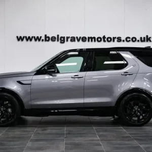 2022 Land Rover Discovery 3.0 D300 MHEV R-Dynamic SE 5dr Diesel Auto 4WD - Image 4