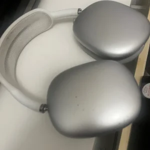 Apple AirPods Max Headphones