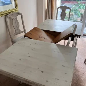 Dining table and 4 chairs - Image 4